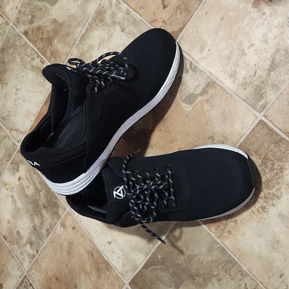 ZEBA MEN'S SNEAKERS BLACK SIZE 13.